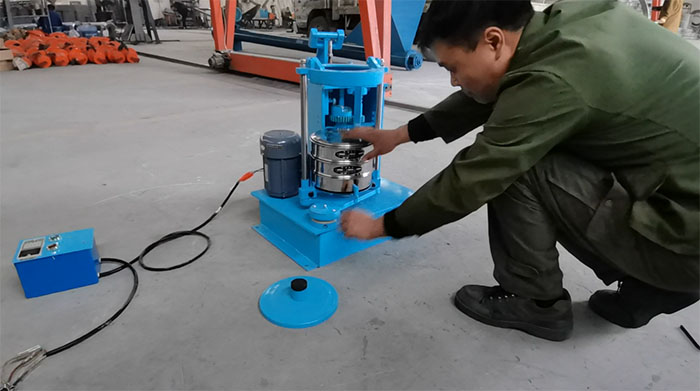 標(biāo)準(zhǔn)振篩機(jī)使用注意事項(xiàng)。